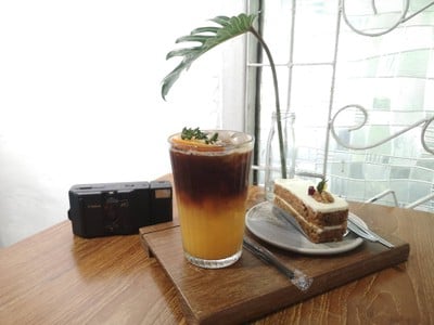 MONOCHROME MONOCHROME