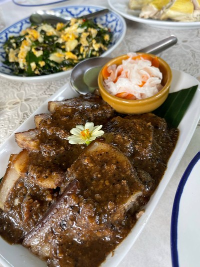 หมูอี๋ซิ้ม