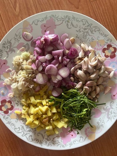 วิธีทำ ผัดเผ็ดไก่บ้าน วิธีทำ ผัดเผ็ดไก่บ้าน