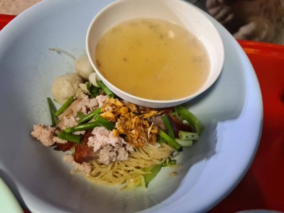 บะหมี่แห้ง