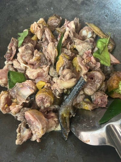 วิธีทำ ผัดเผ็ดไก่บ้าน วิธีทำ ผัดเผ็ดไก่บ้าน