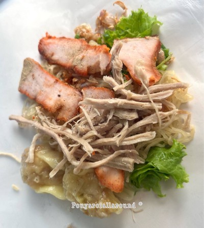 บะหมี่เกี๊ยวปูหมูแดง