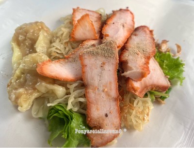 บะหมี่แห้งหมูแดง