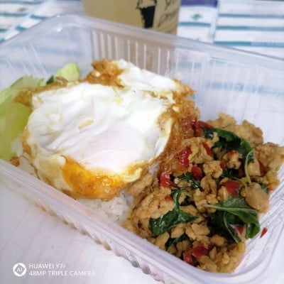 ข้าวผัดกระเพราหมู