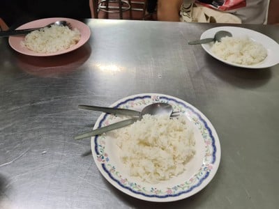อาหาร หรือ เครื่องดื่ม