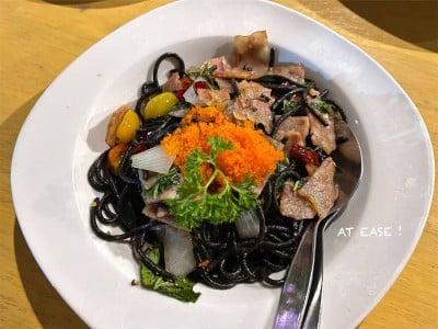 สปาเก็ตตี้ผัดพริกแห้งแฮมไข่กุ้ง