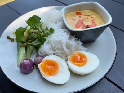 ขนมจีนแกงปู