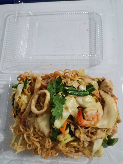 ผัดมาม่ารวมมิตร