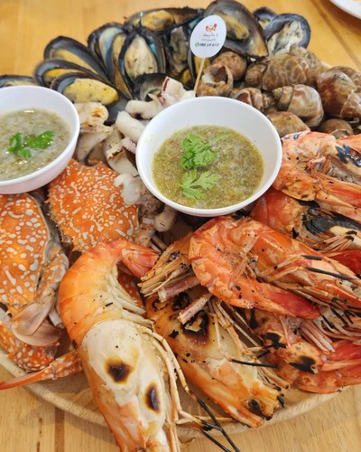 อาหาร หรือ เครื่องดื่ม