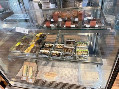 อาหาร หรือ เครื่องดื่ม