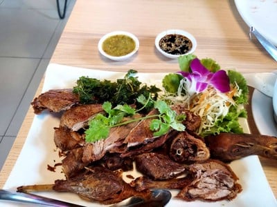 Yoo Kab Kong Cafe’ - อยู่กับก๋ง คาเฟ่