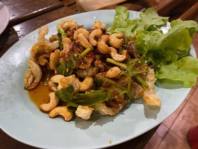 ยำสามกรอบ