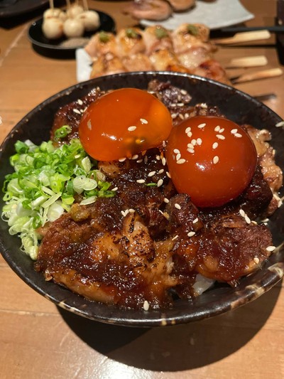 ข้าวหน้าหมูย่าง