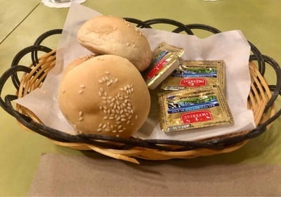 ขนมปัง