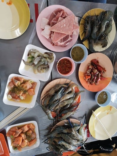 อาหาร หรือ เครื่องดื่ม