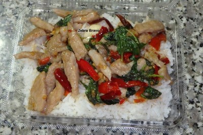 ข้าวกะเพราหมูชิ้น