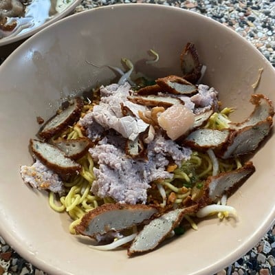 ก๋วยเตี๋ยวหมูบ้านบึง เจ้าเก่าโอเค ชุนฮ้อ