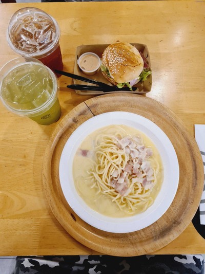 อาหาร หรือ เครื่องดื่ม