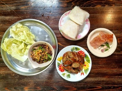 อาหาร หรือ เครื่องดื่ม