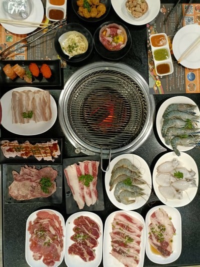 อาหาร หรือ เครื่องดื่ม