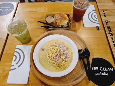 อาหาร หรือ เครื่องดื่ม