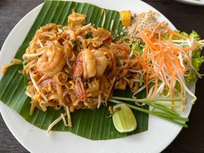 ผัดไทยกุ้งสด