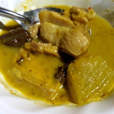 แกงเขียวหวานไก่ใส่ฟัก