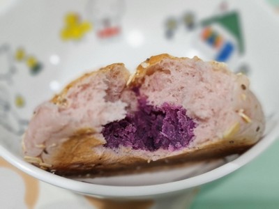 ขนมปังมันม่วง