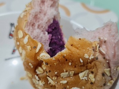 ขนมปังมันม่วง