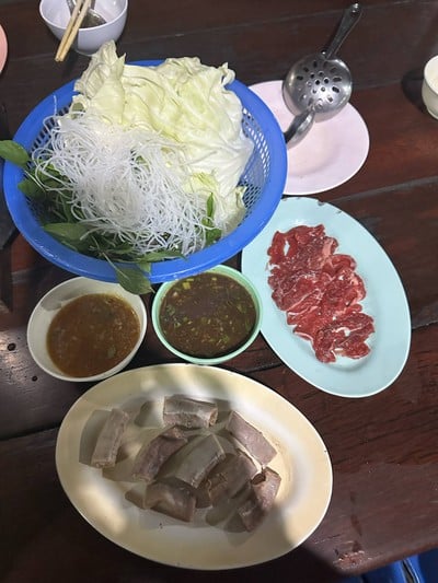 จิ้มจุ่มใต้สะพาน