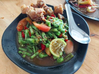 อาหาร หรือ เครื่องดื่ม