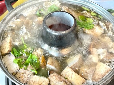 หัวปลาหม้อไฟต้มเผือก