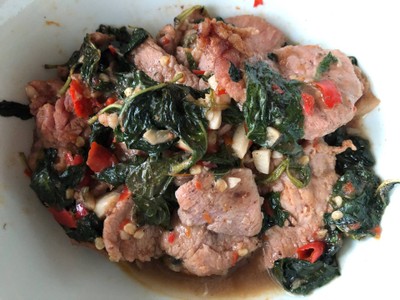 กระเพราหมูชิ้น สั่งกลับบ้าน