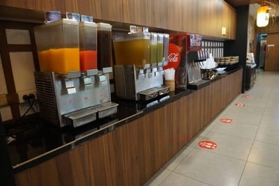 อาหาร หรือ เครื่องดื่ม