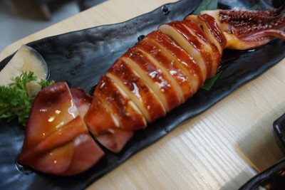 ปลาหมึกย่างซีอิ๊ว