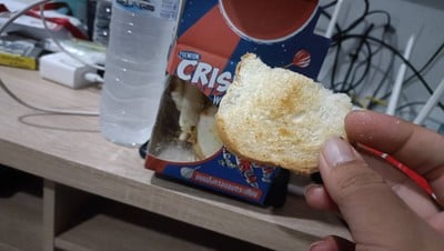 ขนมปังกรอบอบกระเทียม