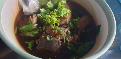 บะหมี่ไก่ตุ๋นทุกอย่าง