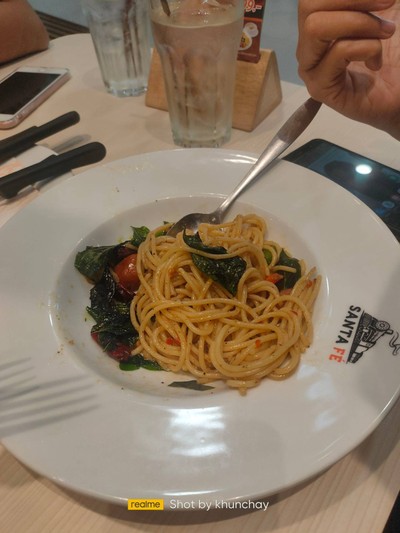 สปาเก็ตตี้ผัดขี้เมาไส้กรอกคุโรบูตะ