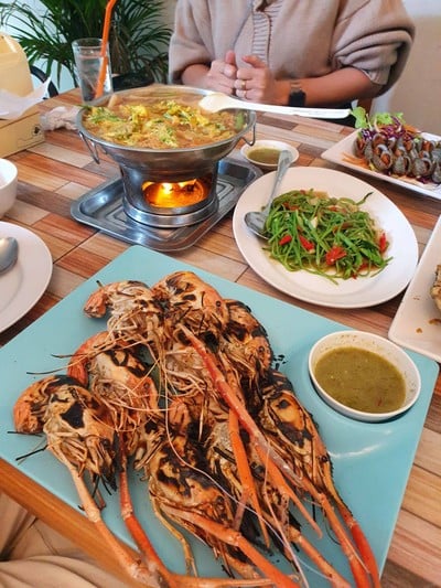 อาหาร หรือ เครื่องดื่ม