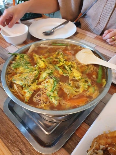 แกงส้มผักรวมชะอมกุ้ง