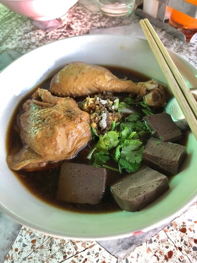 กัปตัน ก๋วยเตี๋ยวไก่ตุ๋นน้ำข้น บ้านอ้อย อ.เมืองสระบุรี