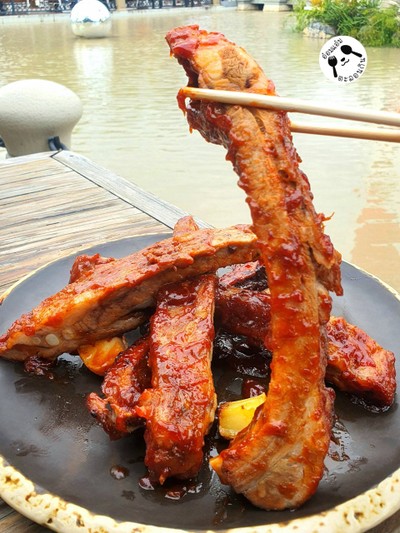 ซี่โครงหมูใหญ่มาก