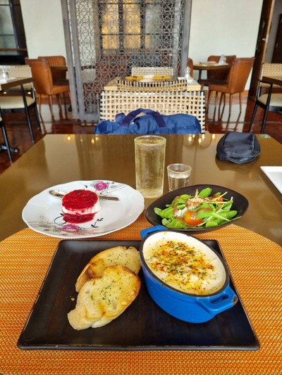 อาหาร หรือ เครื่องดื่ม