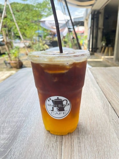 เมนูของร้าน White​ Black​ Cafe' 1