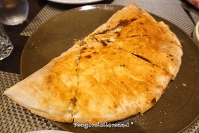Pizza Chef (stuffed with Parma ham, black truffle, mascarpone)