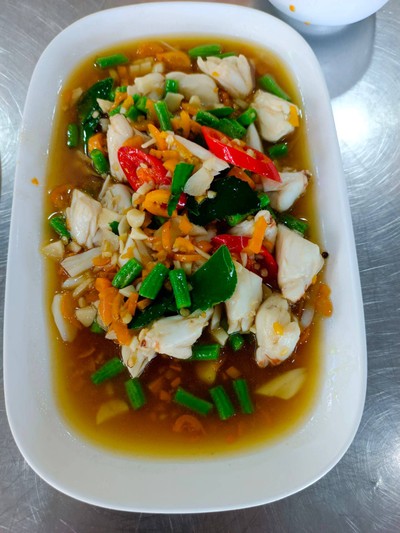 กรรเชียงปูผัดพริกเหลือง