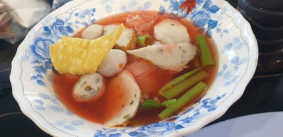 เส้นใหญ่เย็นตาโฟ