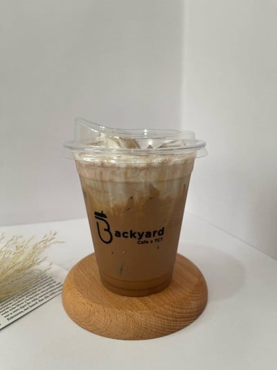 เมนูของร้าน Backyard Cafe x TCT