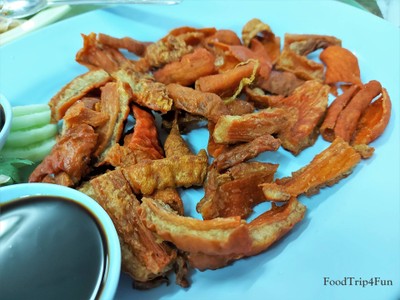 ไส้หมูทอดกรอบ