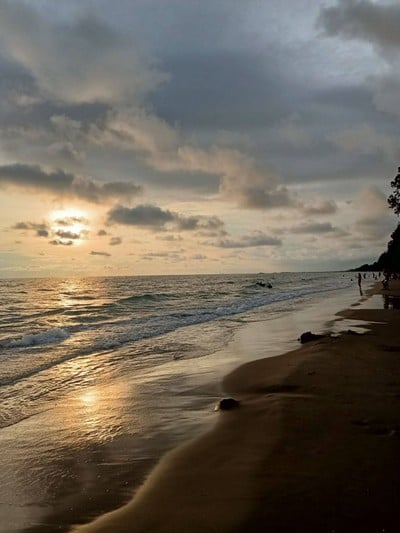 หาดแม่รำพึง